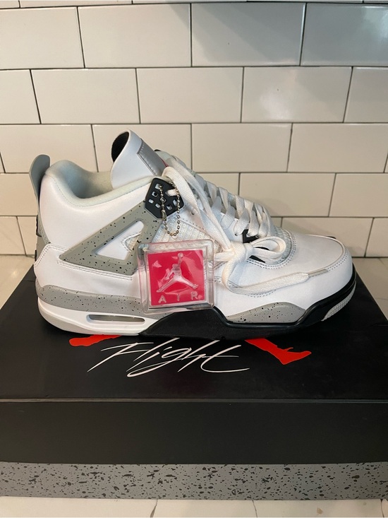 Nike Other - Men’s Retro 4 White Cement Size 9.5.